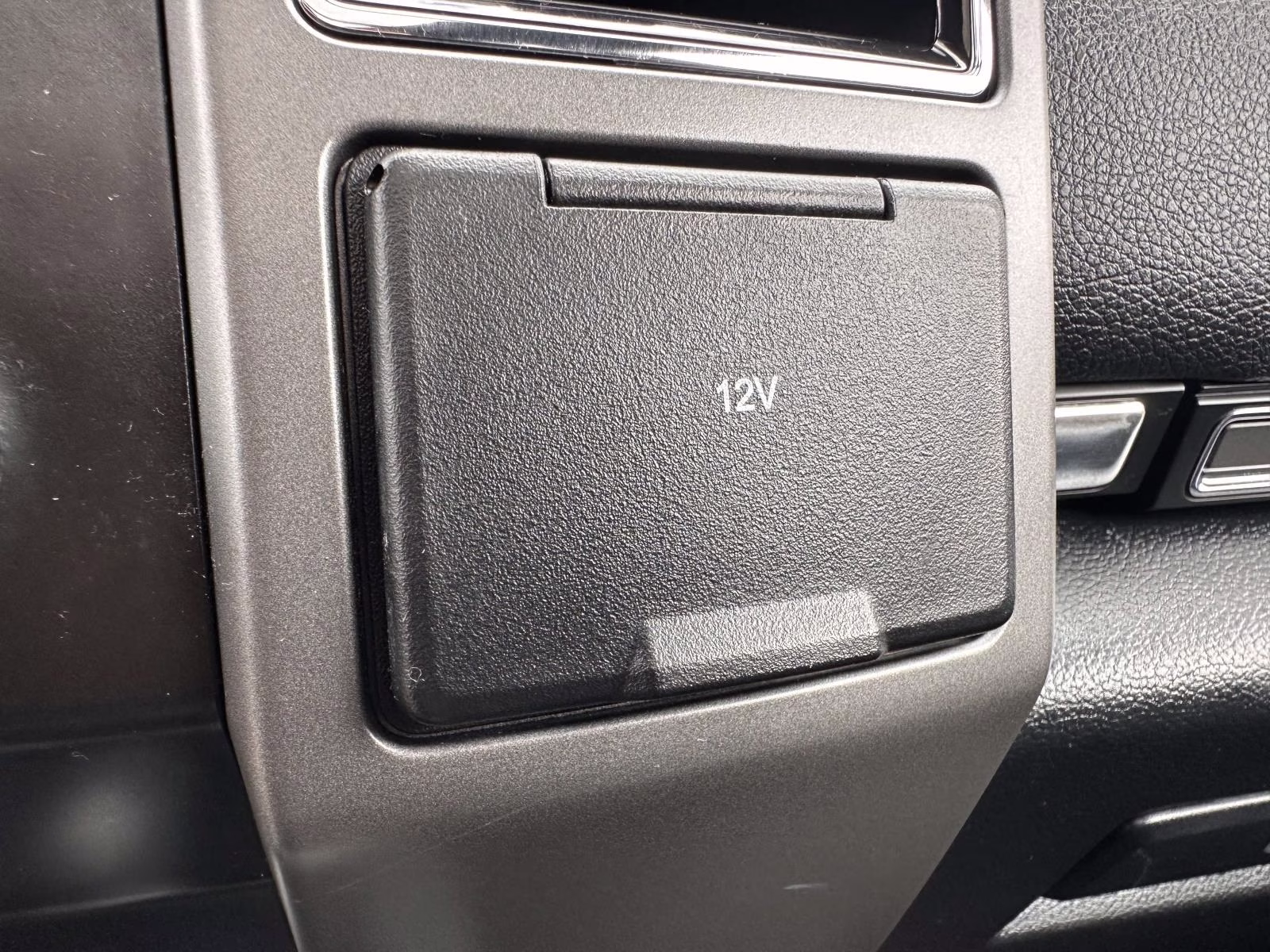2021 Iconic Silver Metallic Ford Expedition Max XLT 4x4 4X4 SUV