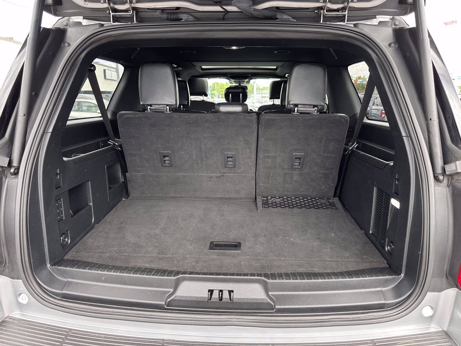 2021 Iconic Silver Metallic Ford Expedition Max XLT 4x4 4X4 SUV
