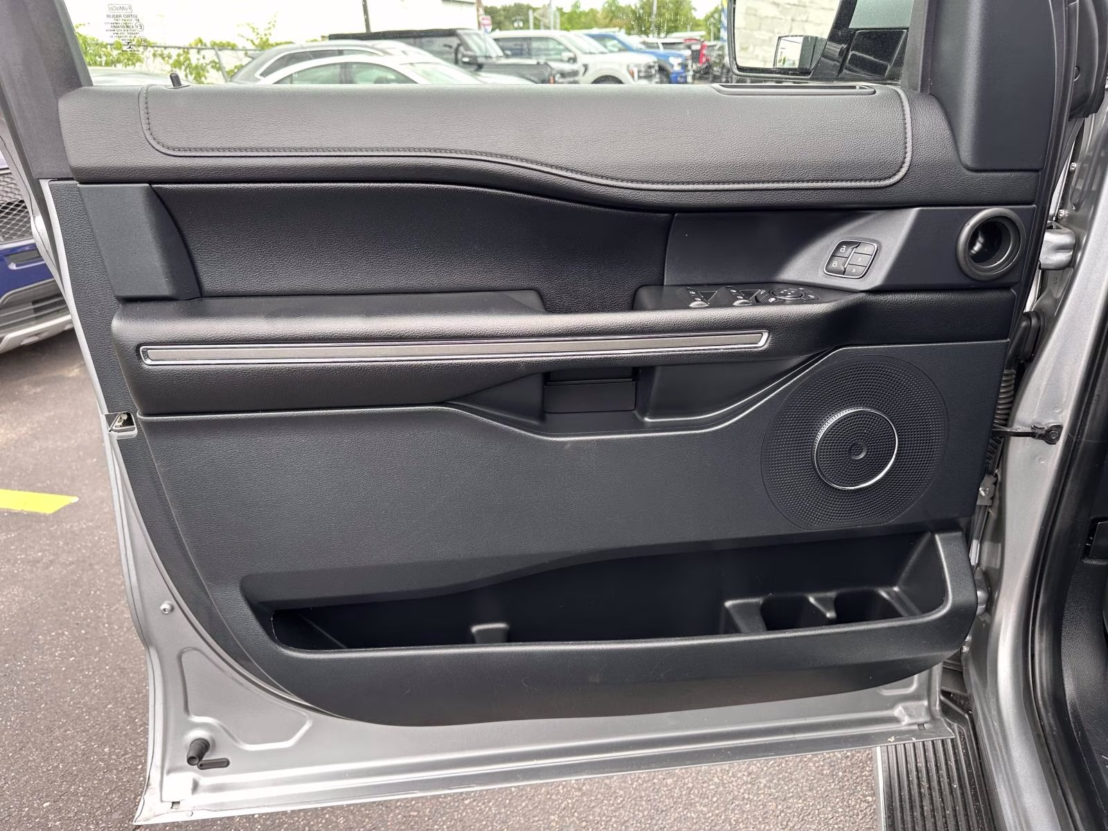 2021 Iconic Silver Metallic Ford Expedition Max XLT 4x4 4X4 SUV