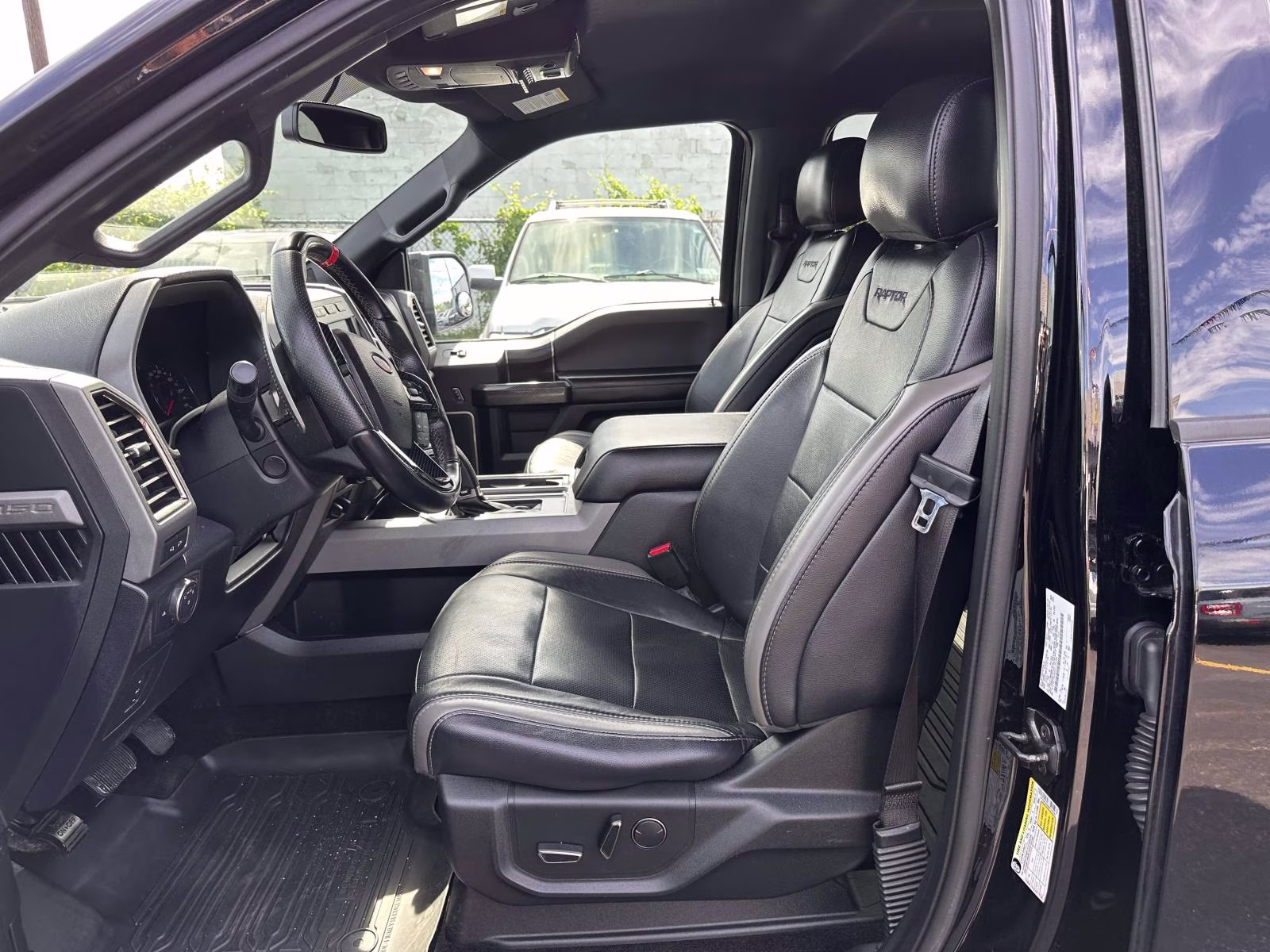 2017 Shadow Black Ford F-150 Raptor 4WD SuperCrew 5.5' Box 4X4 Truck