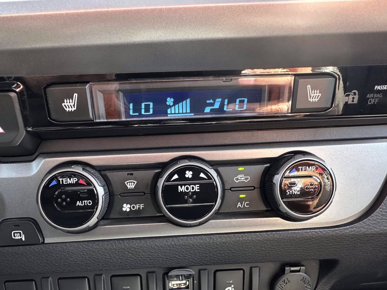 2017 Magnetic Gray Metallic Toyota Tacoma Limited Double Cab 5' Bed V6 4x4 AT (Natl) 4X4 Truck