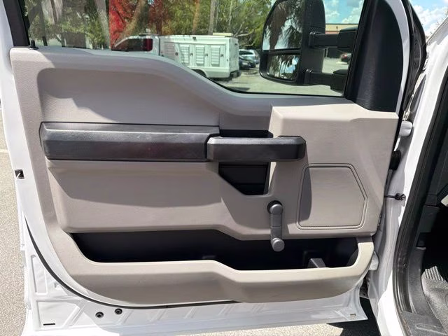 2019 Oxford White Ford Super Duty F-450 DRW XL DRW 4X4 Chassis