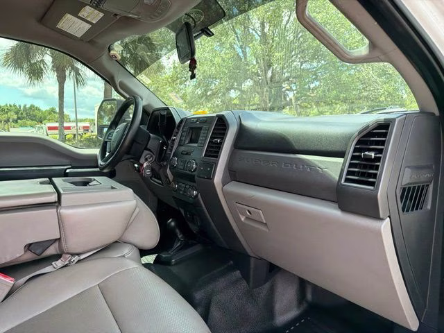 2019 Oxford White Ford Super Duty F-450 DRW XL DRW 4X4 Chassis