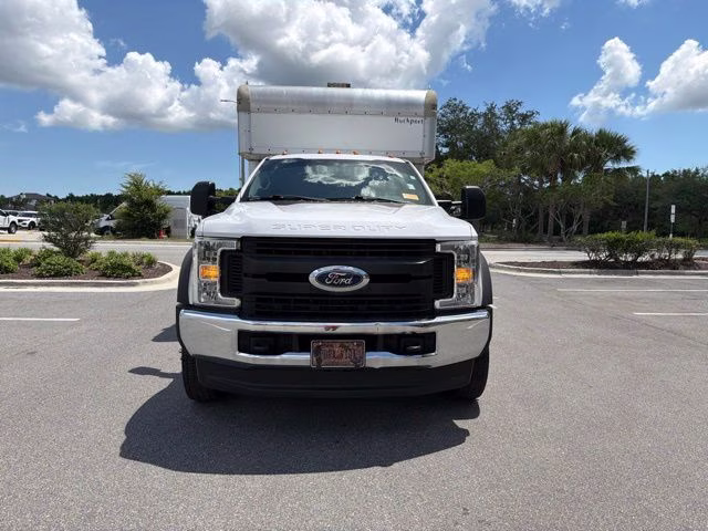 2019 Oxford White Ford Super Duty F-450 DRW XL DRW 4X4 Chassis