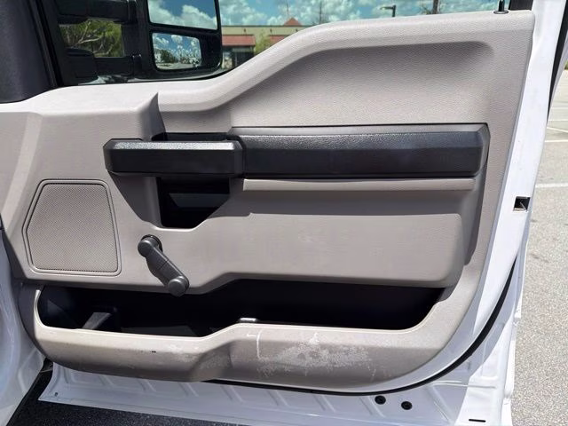 2019 Oxford White Ford Super Duty F-450 DRW XL DRW 4X4 Chassis