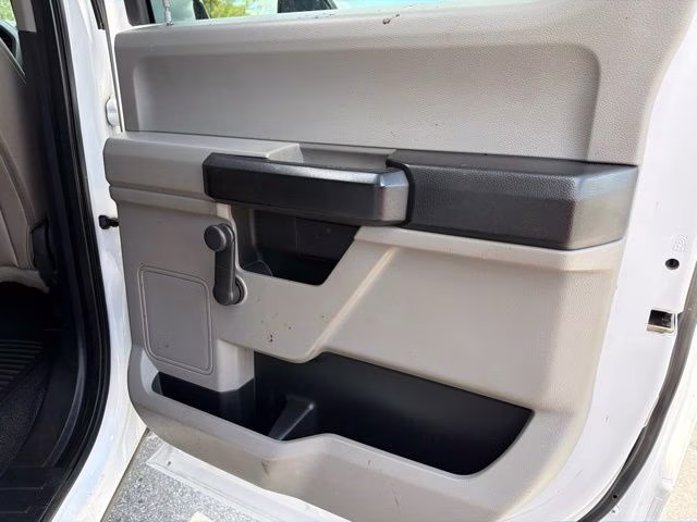 2019 Oxford White Ford Super Duty F-450 DRW XL DRW 4X4 Chassis