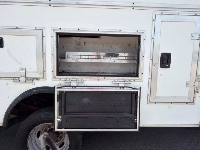 2019 Oxford White Ford Super Duty F-450 DRW XL DRW 4X4 Chassis