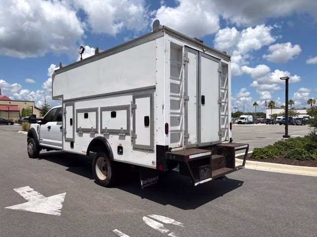 2019 Oxford White Ford Super Duty F-450 DRW XL DRW 4X4 Chassis