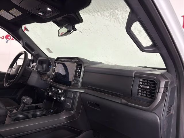 2024 Oxford White Ford F-150 XLT 4X4 Truck