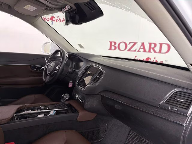 2020 Crystal White Volvo XC90 T6 Momentum AWD SUV