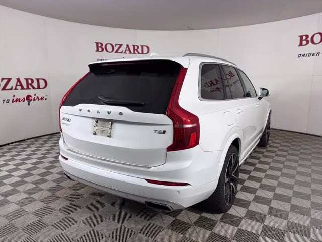 2020 Crystal White Volvo XC90 T6 Momentum AWD SUV