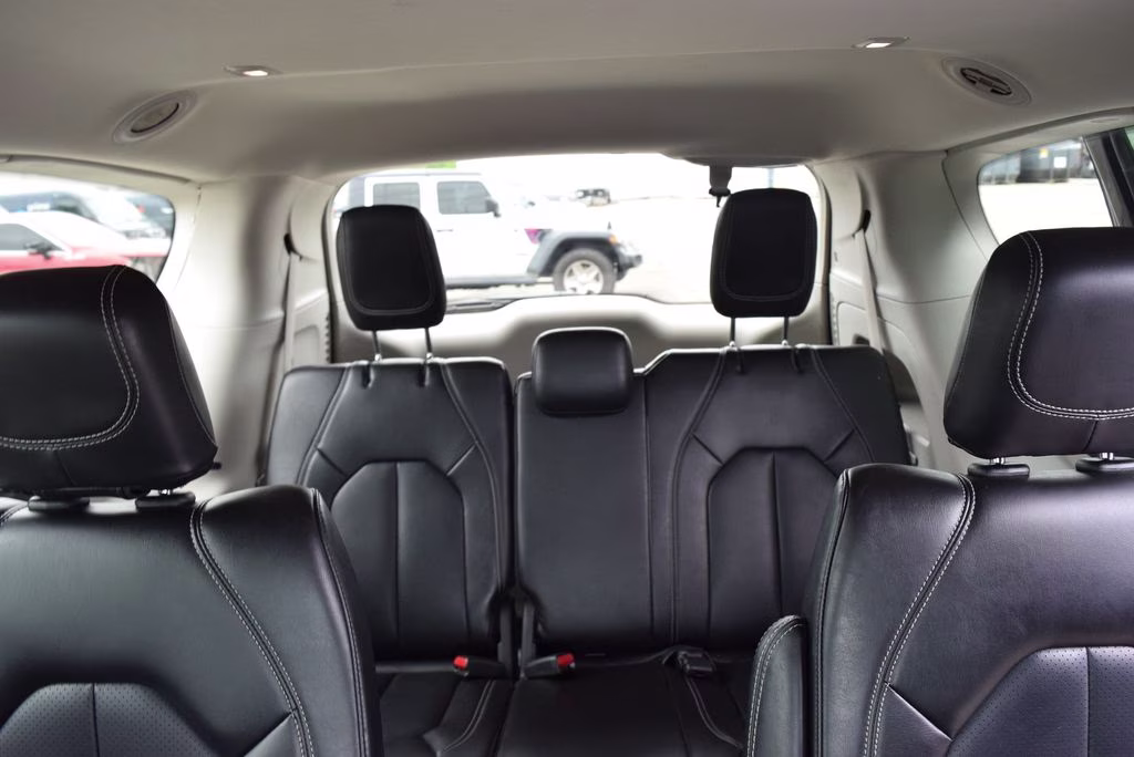 2023 Brilliant Black Clearcoat Chrysler Pacifica Touring L FWD Van