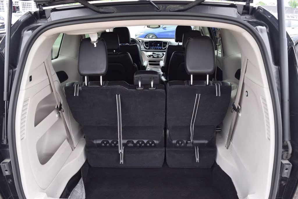 2023 Brilliant Black Clearcoat Chrysler Pacifica Touring L FWD Van
