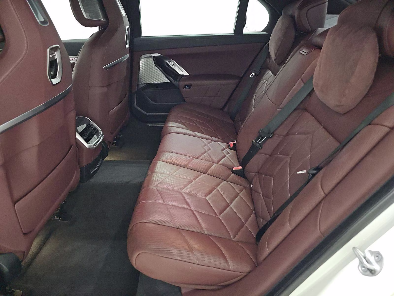 2023 Alpine White BMW 7 Series 740i RWD Sedan