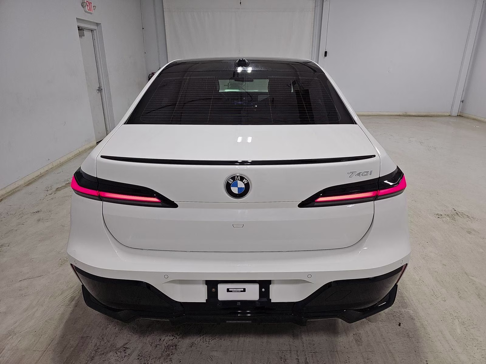 2023 Alpine White BMW 7 Series 740i RWD Sedan