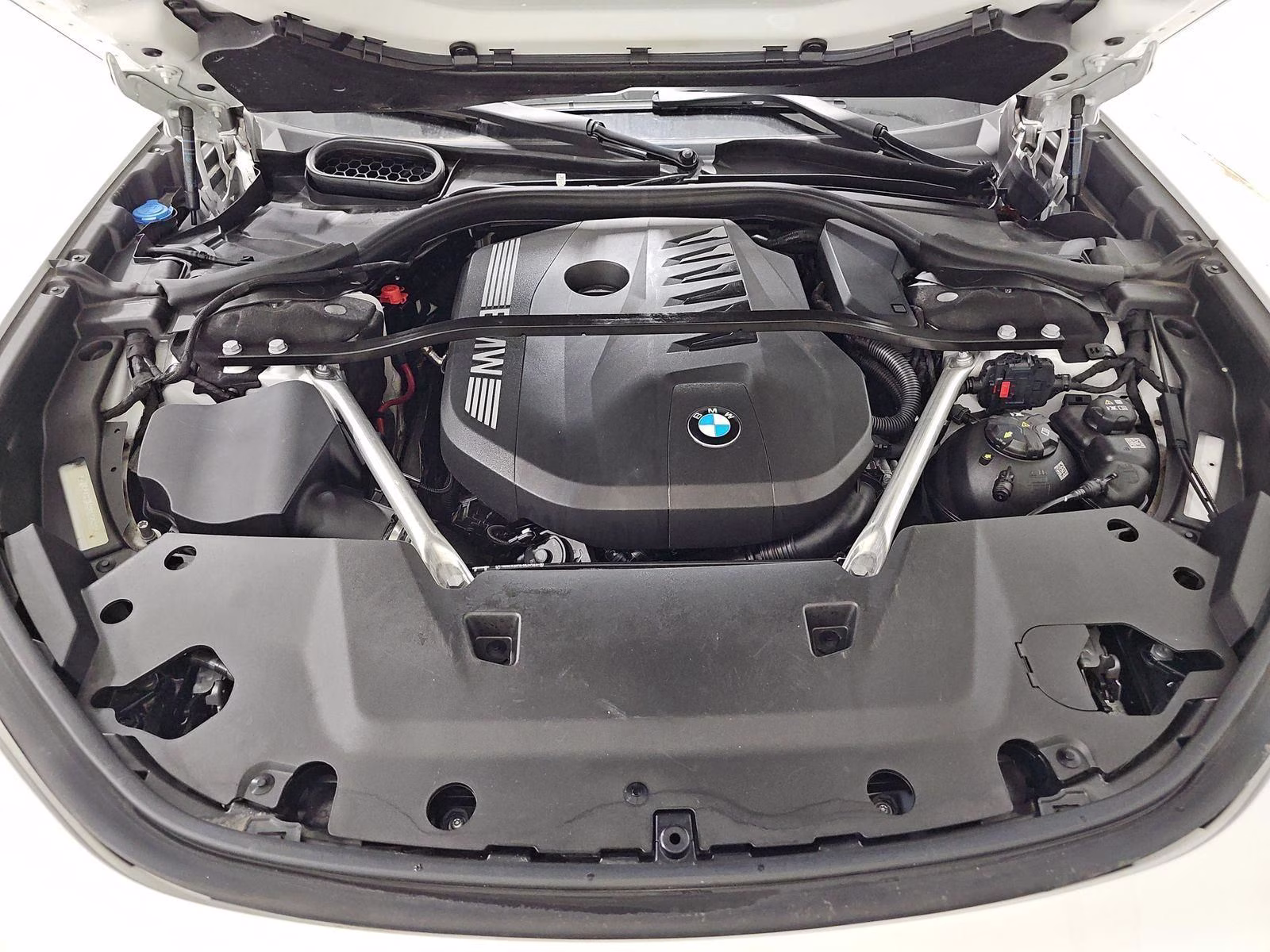 2023 Alpine White BMW 7 Series 740i RWD Sedan