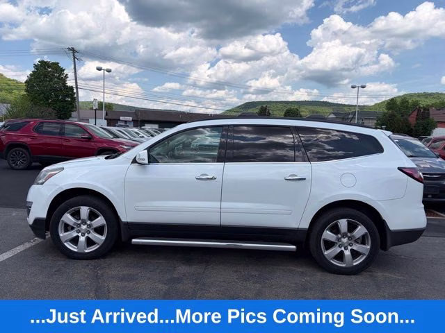 2017 Summit White Chevrolet Traverse LT AWD SUV
