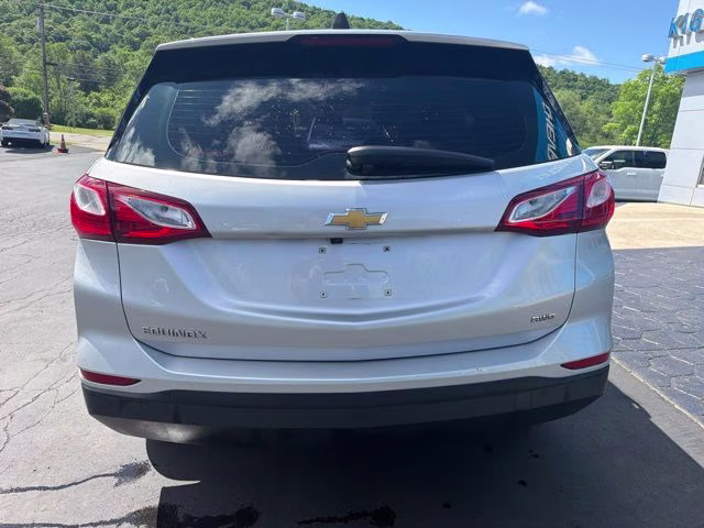 2020 Silver Ice Metallic Chevrolet Equinox LS AWD SUV