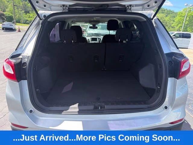2020 Silver Ice Metallic Chevrolet Equinox LS AWD SUV
