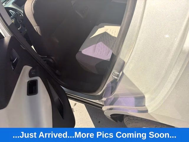 2020 Silver Ice Metallic Chevrolet Equinox LS AWD SUV