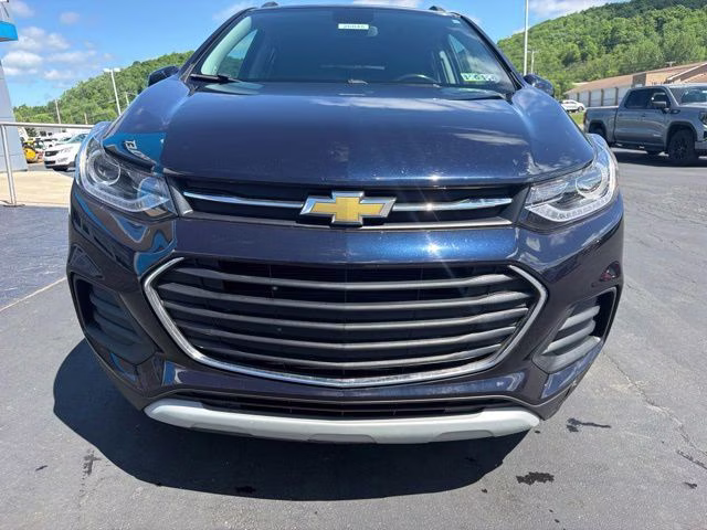 2022 Midnight Blue Metallic Chevrolet Trax LT AWD SUV