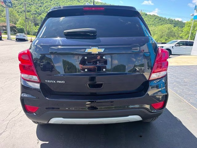 2022 Midnight Blue Metallic Chevrolet Trax LT AWD SUV
