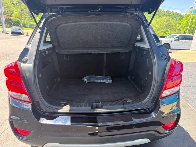 2022 Midnight Blue Metallic Chevrolet Trax LT AWD SUV