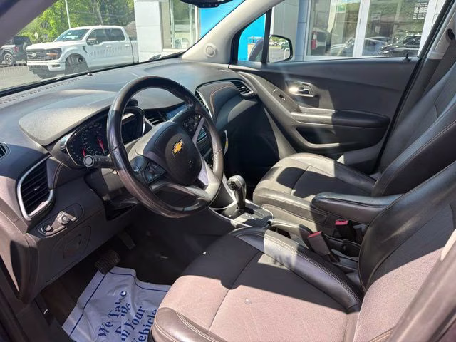 2022 Midnight Blue Metallic Chevrolet Trax LT AWD SUV
