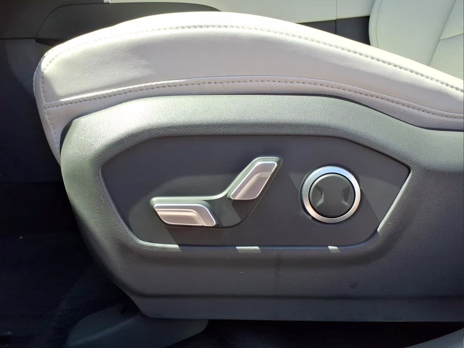 2026 White Hyundai Santa Fe SEL FWD SUV
