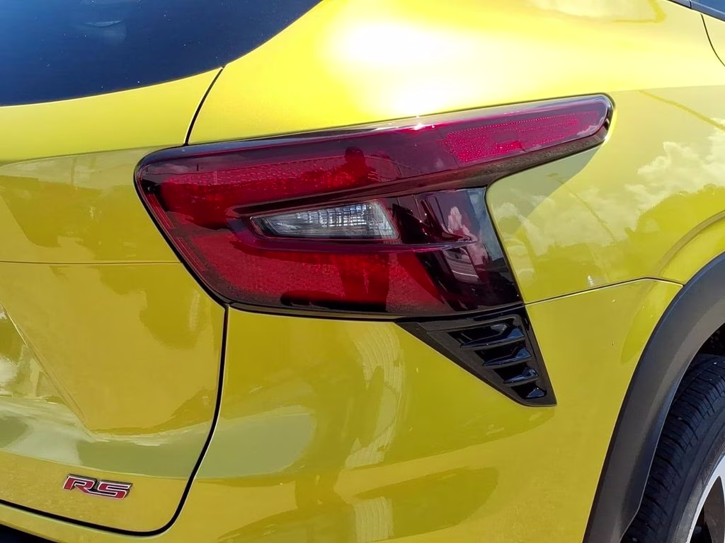 2024 Nitro Yellow Metallic Chevrolet Trax 1RS FWD SUV