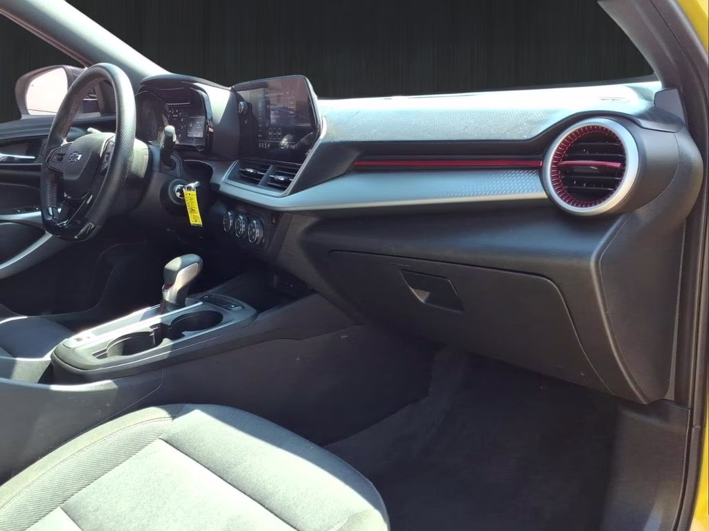 2024 Nitro Yellow Metallic Chevrolet Trax 1RS FWD SUV