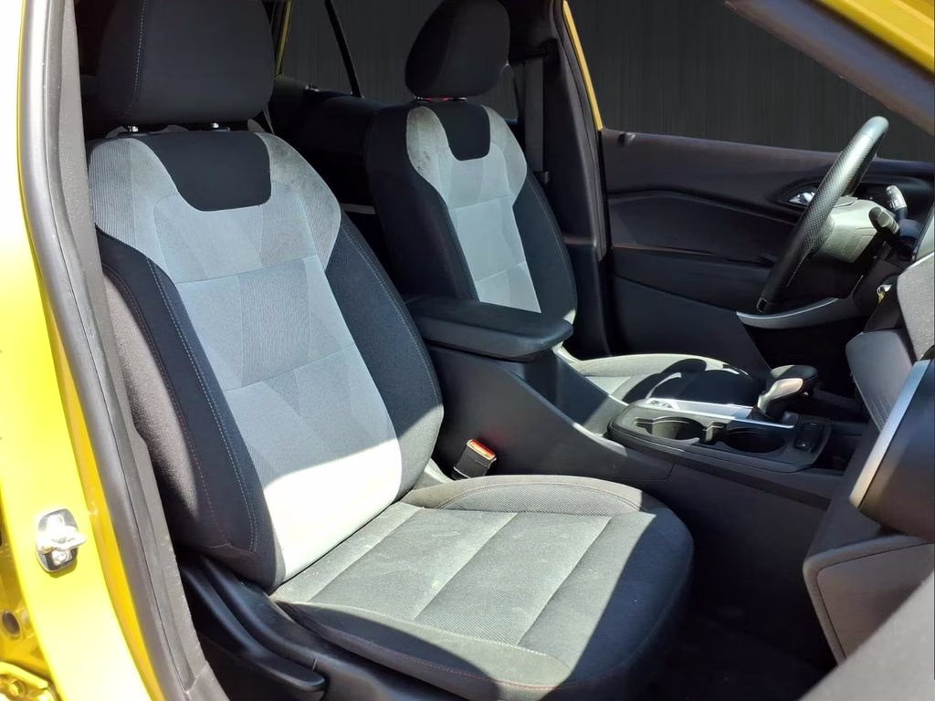 2024 Nitro Yellow Metallic Chevrolet Trax 1RS FWD SUV