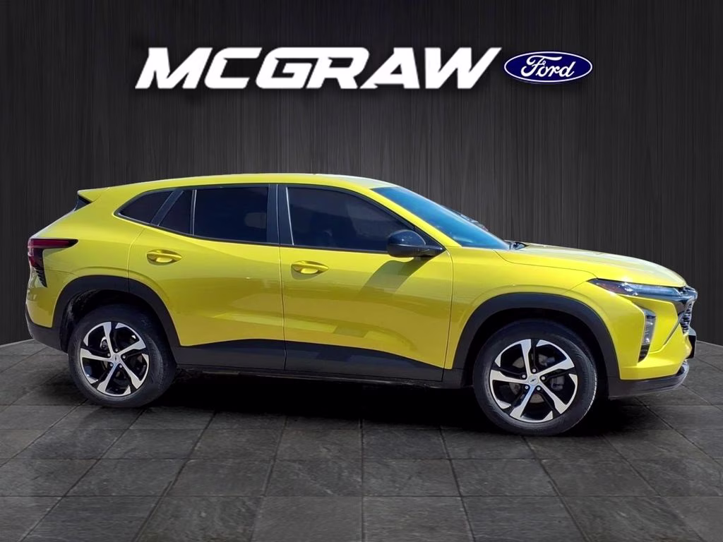 2024 Nitro Yellow Metallic Chevrolet Trax 1RS FWD SUV