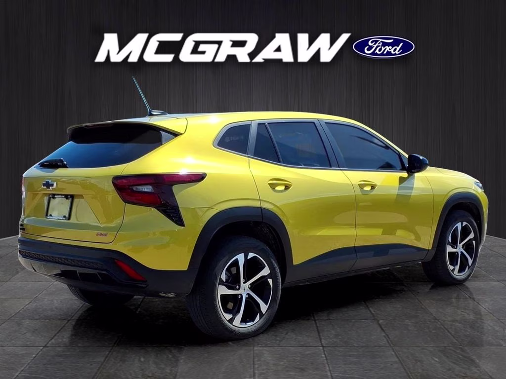 2024 Nitro Yellow Metallic Chevrolet Trax 1RS FWD SUV