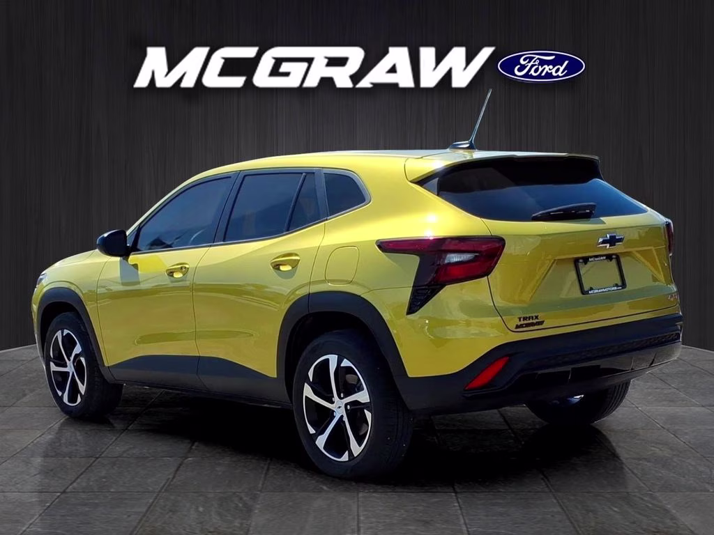 2024 Nitro Yellow Metallic Chevrolet Trax 1RS FWD SUV