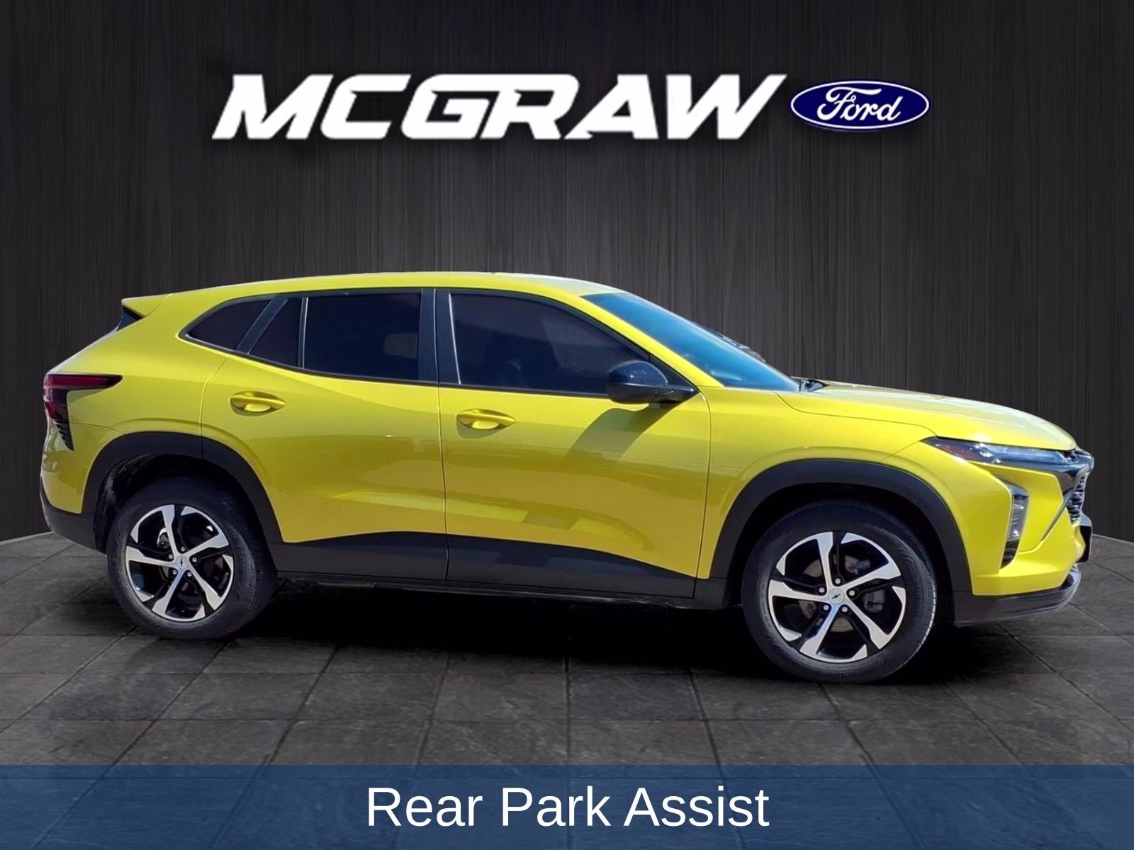 2024 Yellow Metallic Chevrolet Trax 1RS FWD SUV