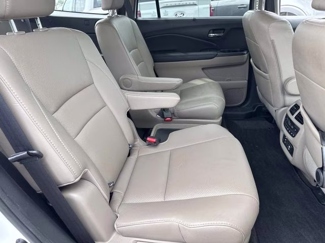 2017 White Honda Pilot Elite AWD SUV