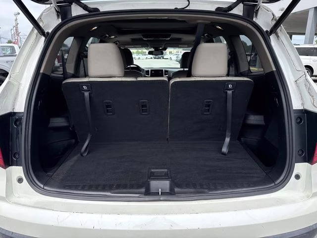 2017 White Honda Pilot Elite AWD SUV