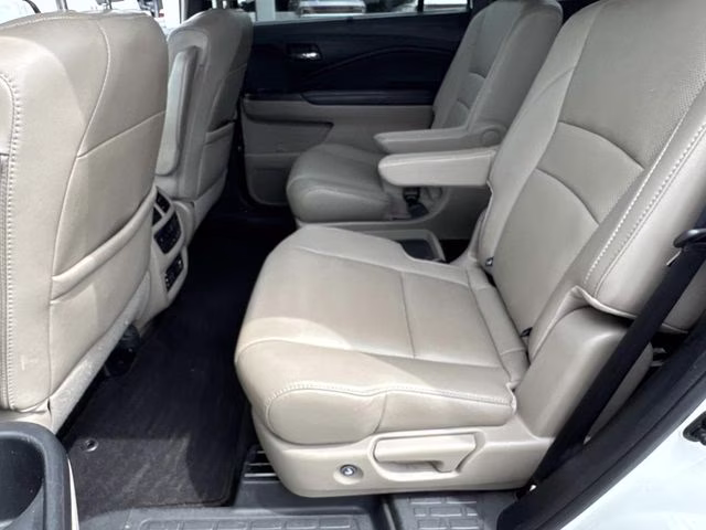 2017 White Honda Pilot Elite AWD SUV