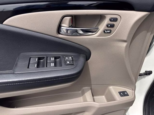 2017 White Honda Pilot Elite AWD SUV