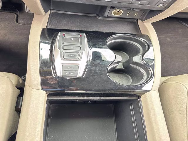 2017 White Honda Pilot Elite AWD SUV