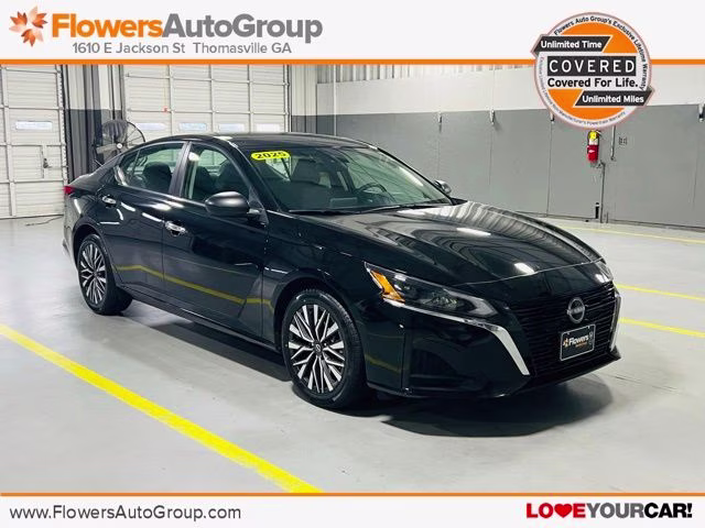 2025 Super Black Clearcoat Nissan Altima 2.5 SV Sedan