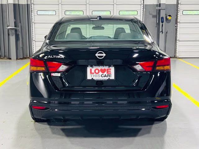 2025 Super Black Clearcoat Nissan Altima 2.5 SV FWD Sedan