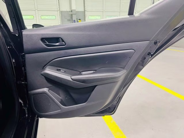 2025 Super Black Clearcoat Nissan Altima 2.5 SV FWD Sedan
