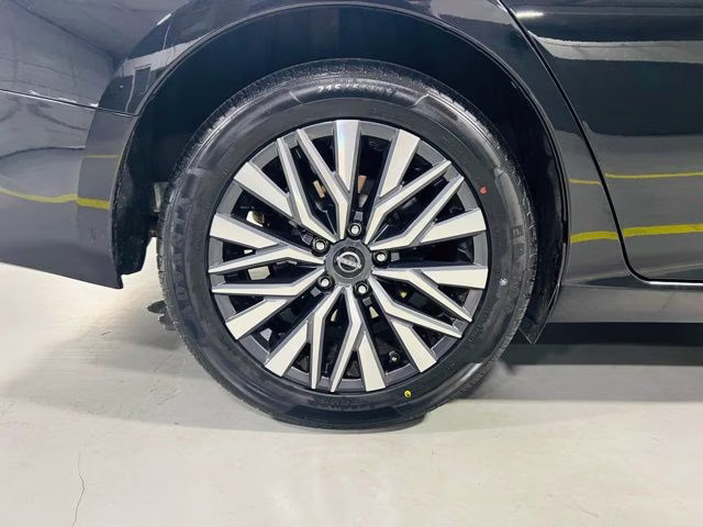 2025 Super Black Clearcoat Nissan Altima 2.5 SV FWD Sedan