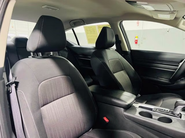 2025 Super Black Clearcoat Nissan Altima 2.5 SV FWD Sedan