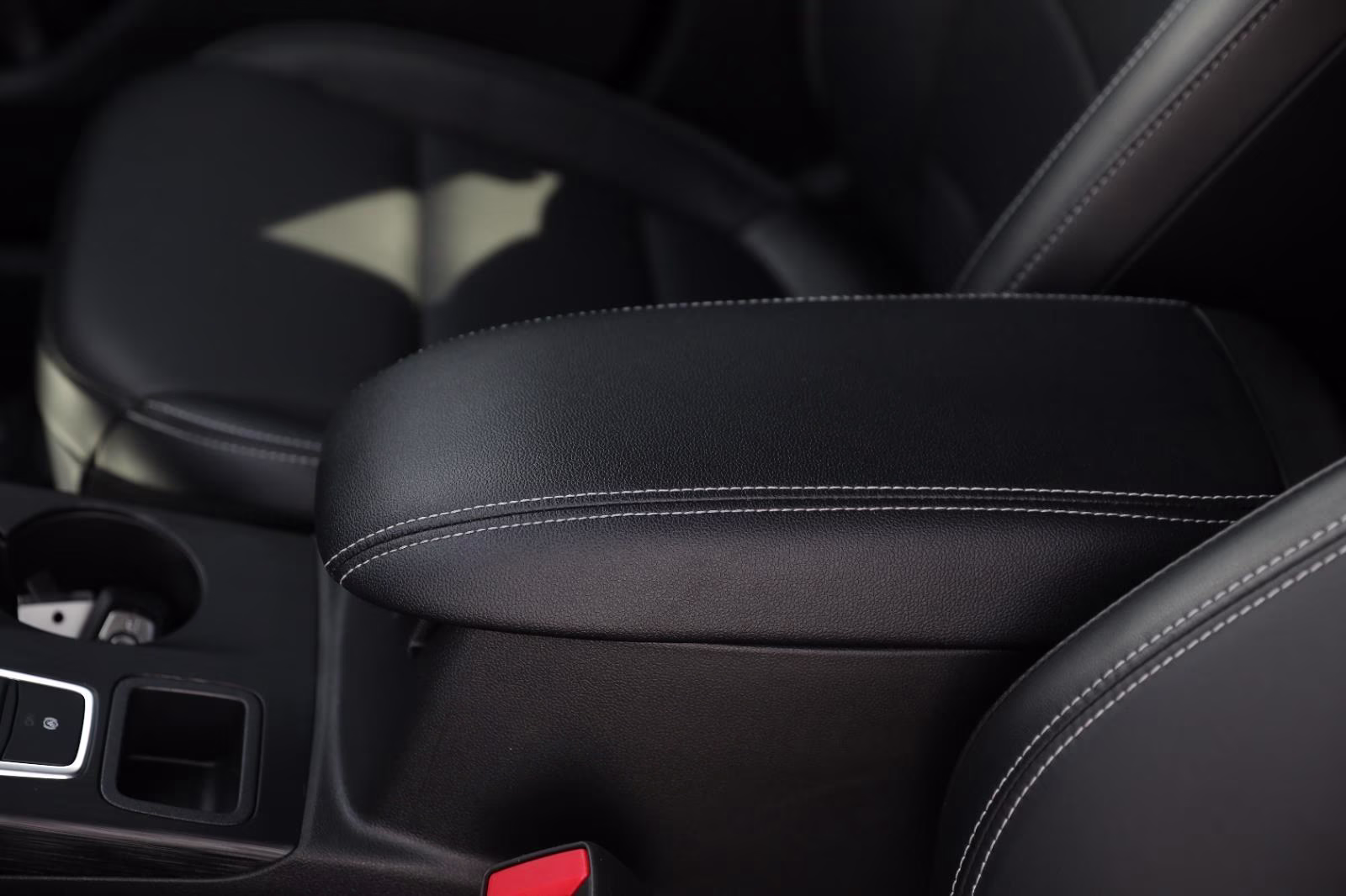 2025 Agate Black Ford Escape Platinum AWD SUV