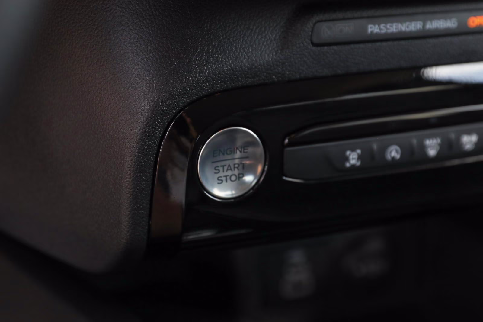 2025 Agate Black Ford Escape Platinum AWD SUV
