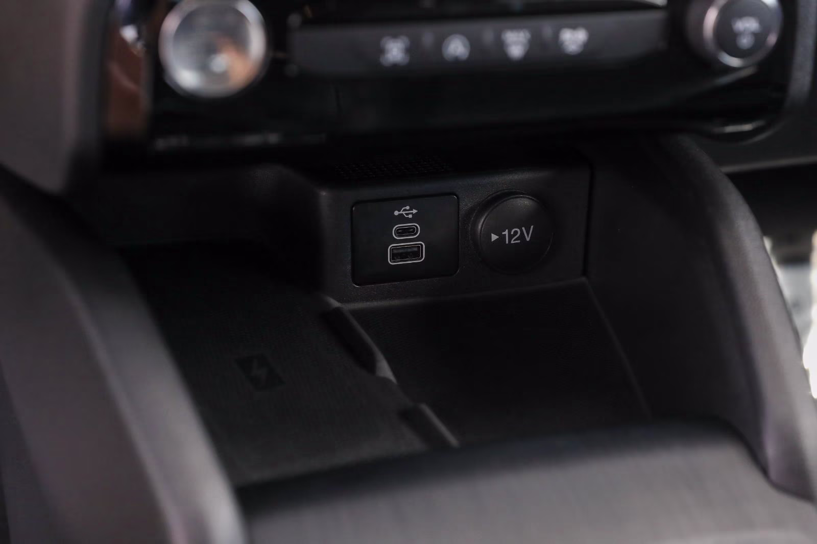 2025 Agate Black Ford Escape Platinum AWD SUV