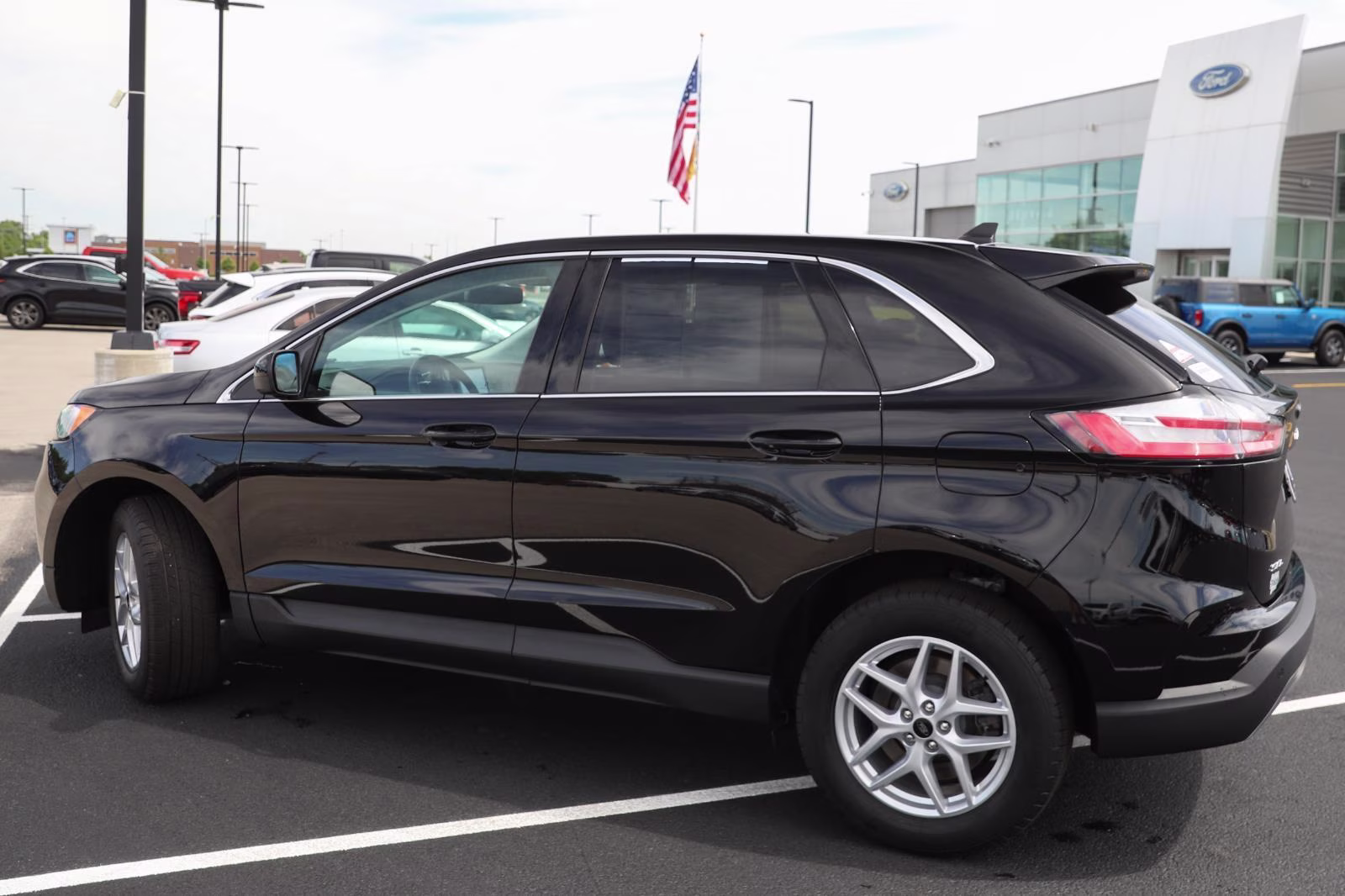 2024 Agate Black Ford Edge SEL AWD SUV